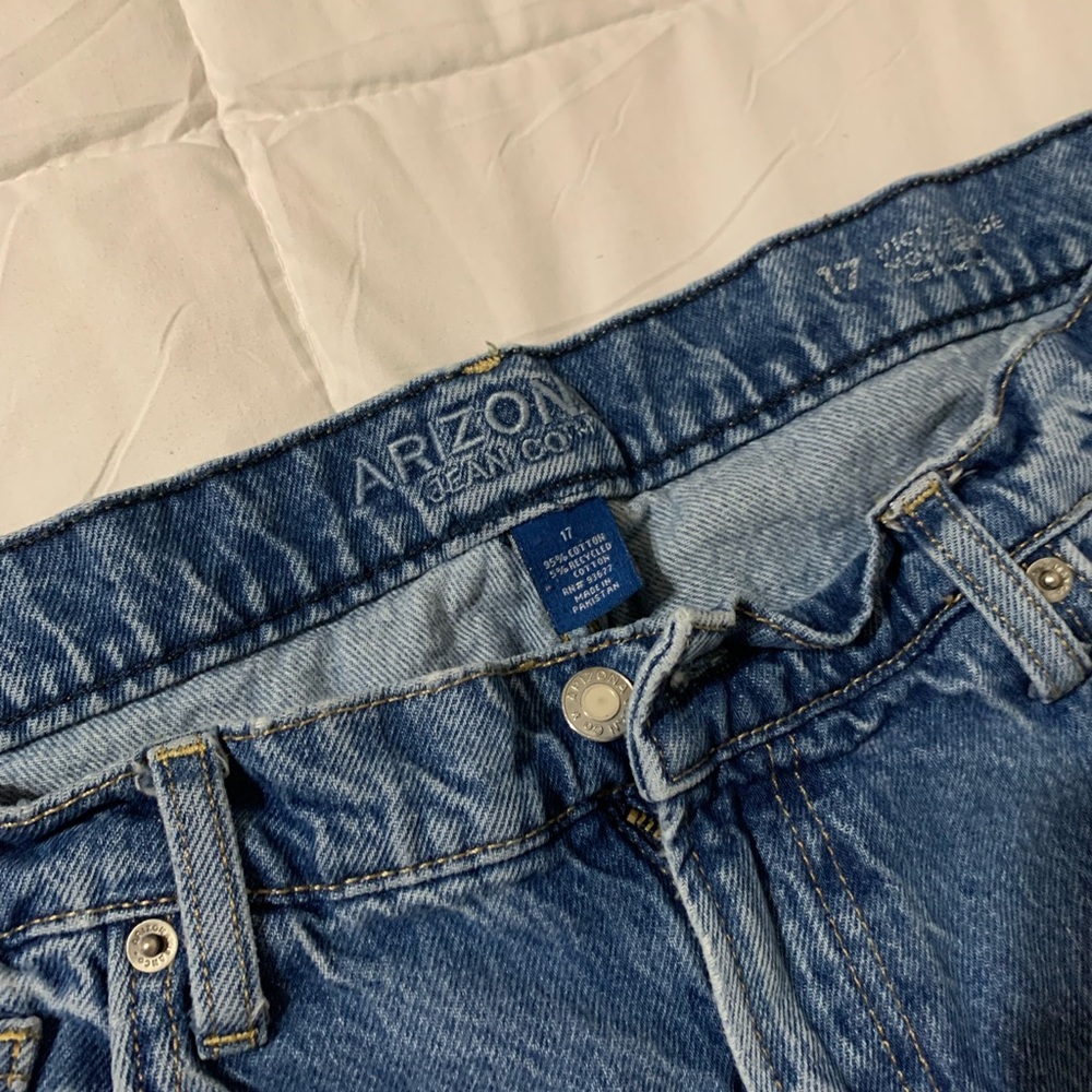 Arizona Jean Company Light Blue Denim Jeans - Picture 3 of 4